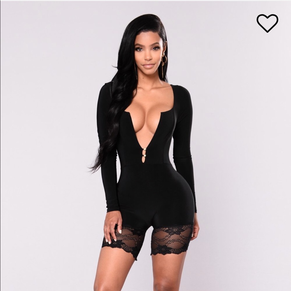 Peria lace romper